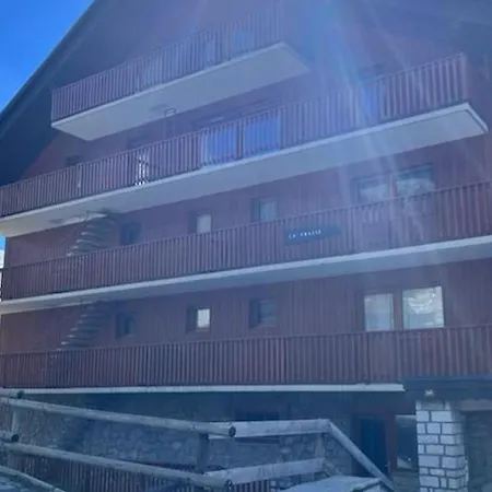 Rénové Ski-in/ski-out Avec Balcon Et Parking - Fr-1-688-20 Méribel
